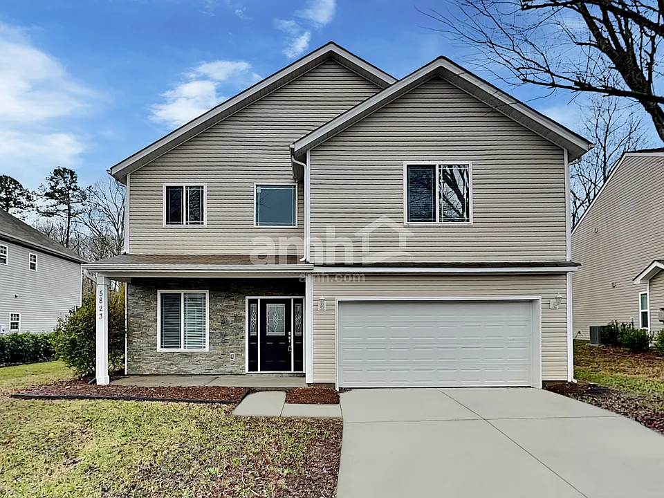 5823 Parkstone Dr