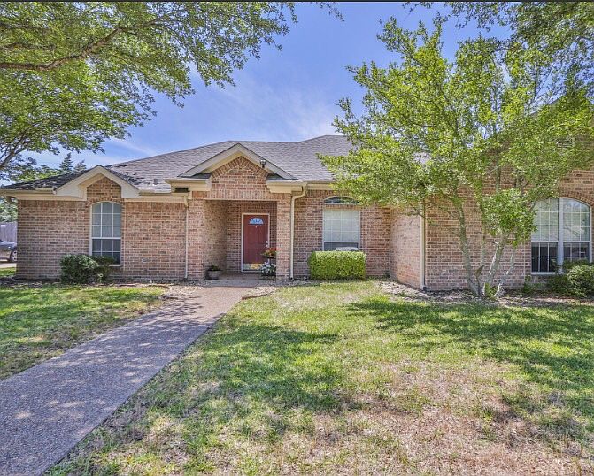 1st image of 333 Fannin Dr