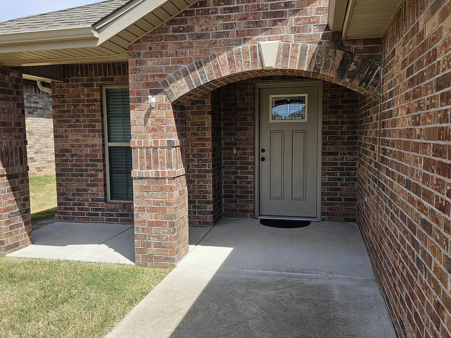 3 bed, 1455 sqft, $1,650 — Photo 2