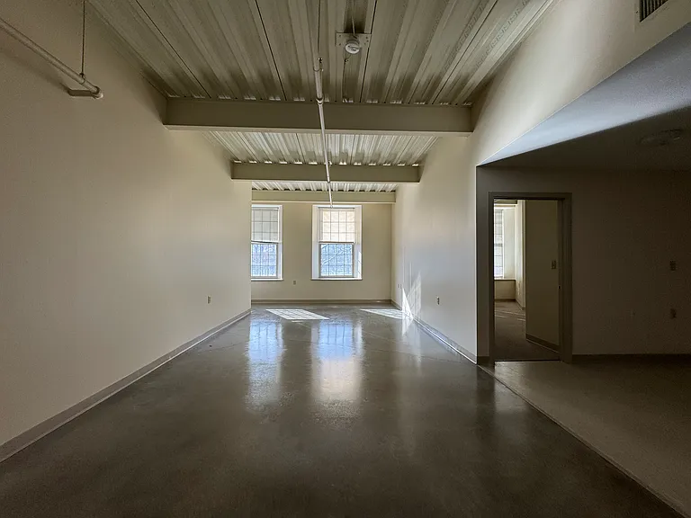 480-303 Main St #302 — Photo 4