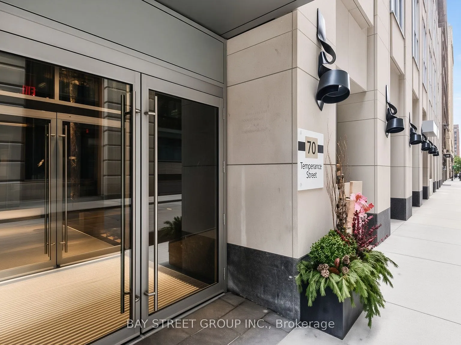 1 bed, $2,100 — Photo 2