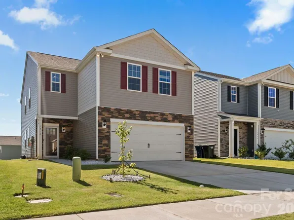 1414 5th Street Dr NE, Hickory, NC 28601