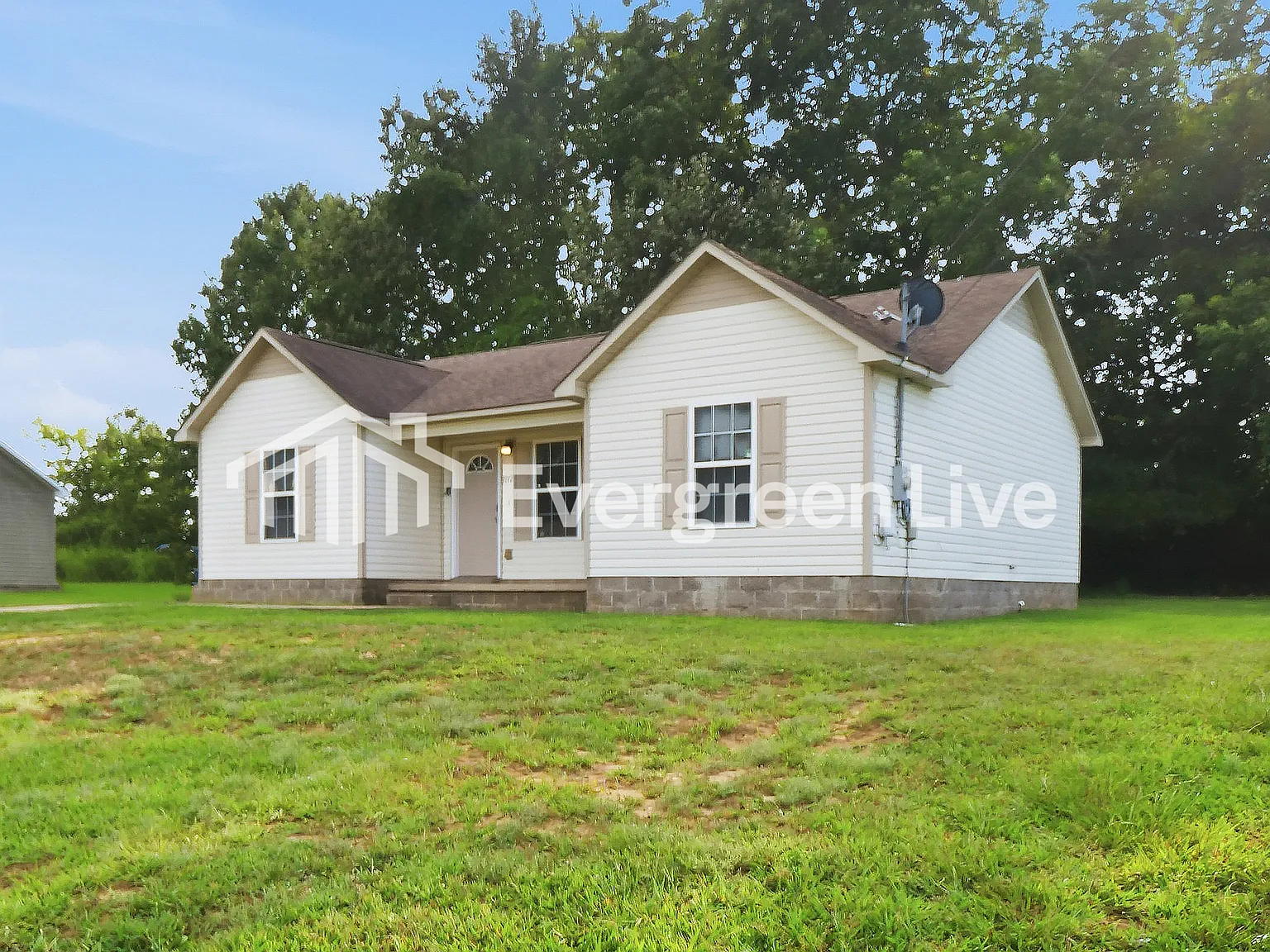 3 bed, 2.0 bath, 1131 sqft, $1,145 — Photo 2