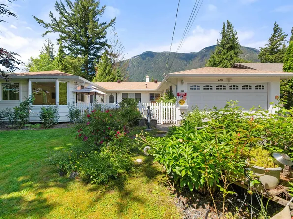 236 Water Ave, Hope, BC V0X 1L3