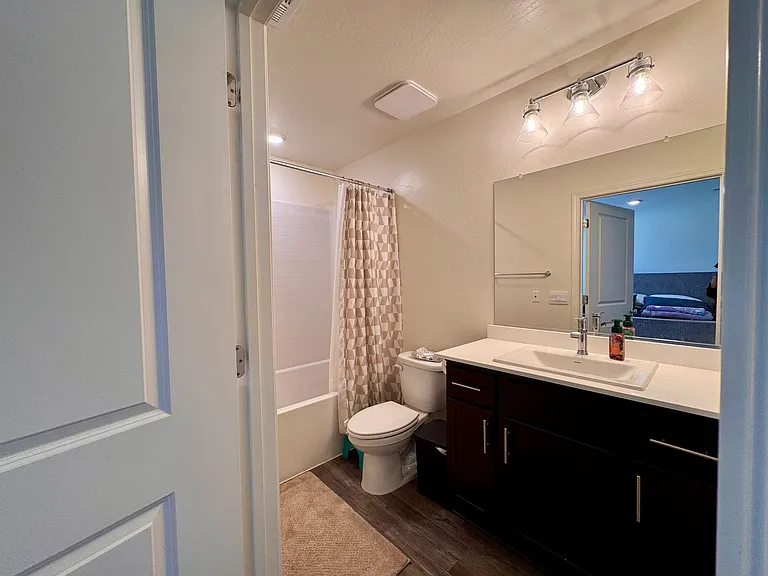 2025 Quarrenden Ln — Photo 10