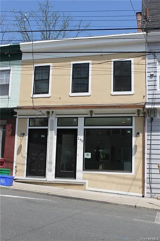 Building Photo - 190 Main St #2A