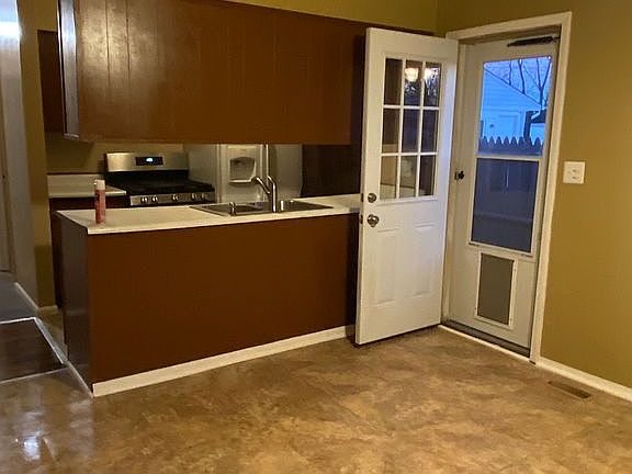4th image of 1629 N Alton Ave