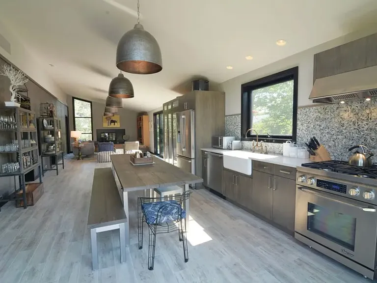 59 Devon Rd — Photo 3