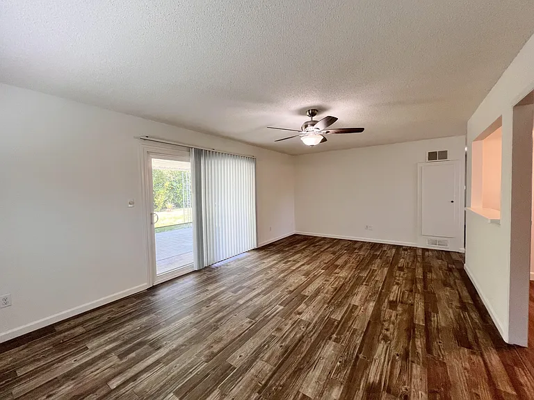 7312 Volta Ct — Photo 15