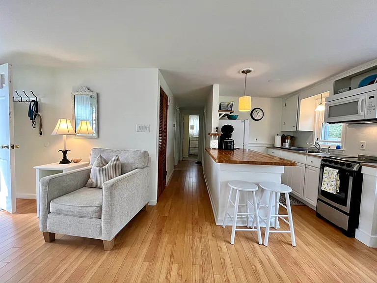 19 Myrica Ave — Photo 8
