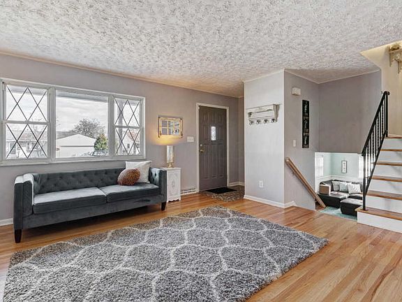 5th image of 3585 Bradford Ave