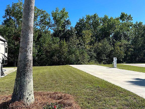 4th image of 11863 Gateway Dr