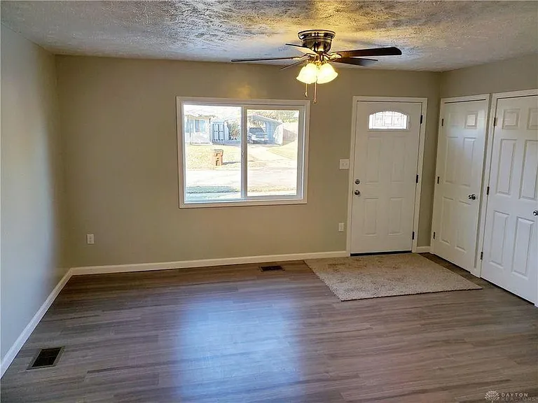 1015 Boylan Dr — Photo 4