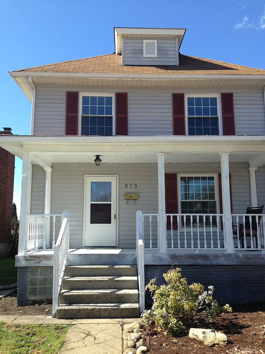 575 Navigation St photo 1
