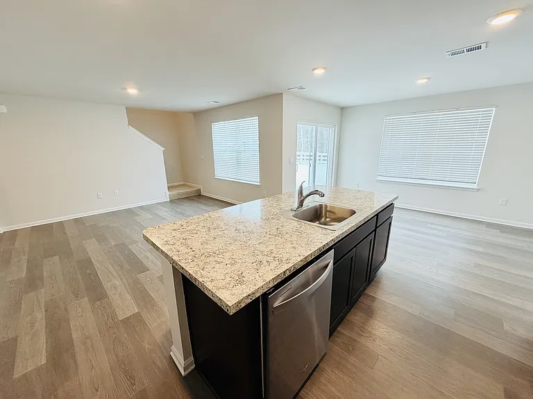 633 Currant Cir — Photo 12