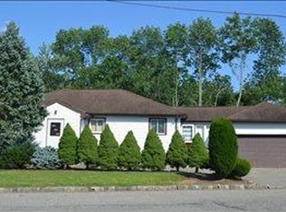 2 Lake Shore Dr, Lake Hiawatha, NJ 07034