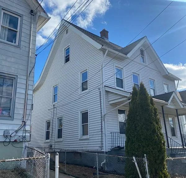 323 Charles St #2 — Photo 3