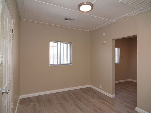 3rd image of 2507 N Treat Ave
