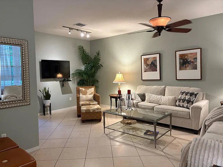 188 W Thatch Palm Cir — Photo 2