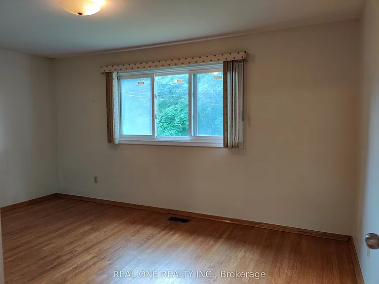93 Southdale Dr #UPPER — Photo 11