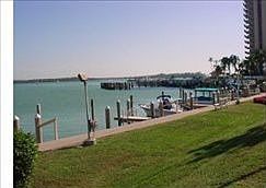 3rd image of 991 Collier Ct APT B101