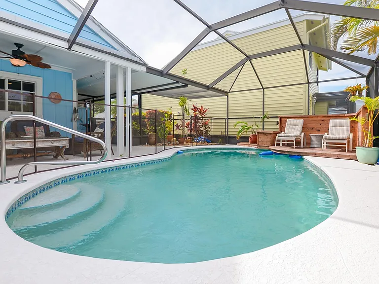 4051 NE Breakwater Dr — Photo 12