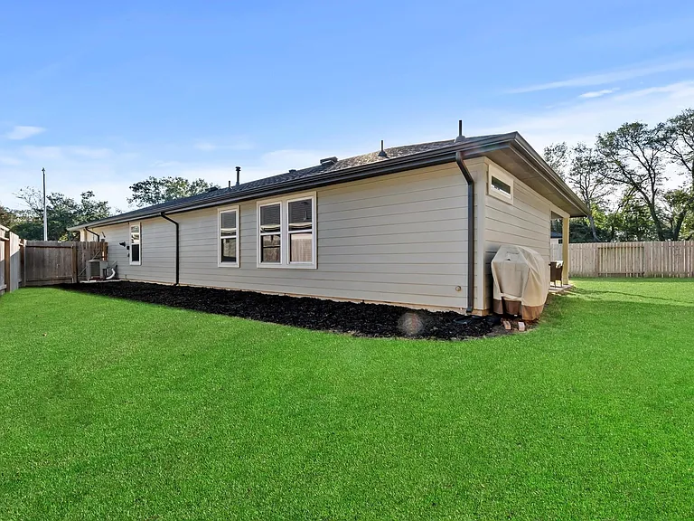 12932 Wempe Way — Photo 33