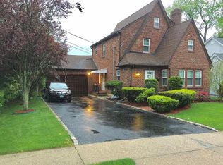 66 Oakland Ave, Port Washington, NY 11050