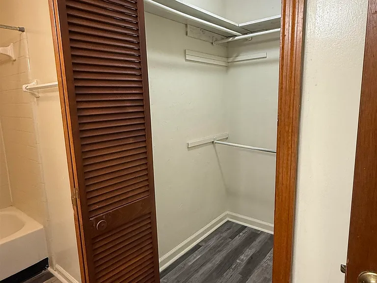1873 Larette Dr — Photo 2