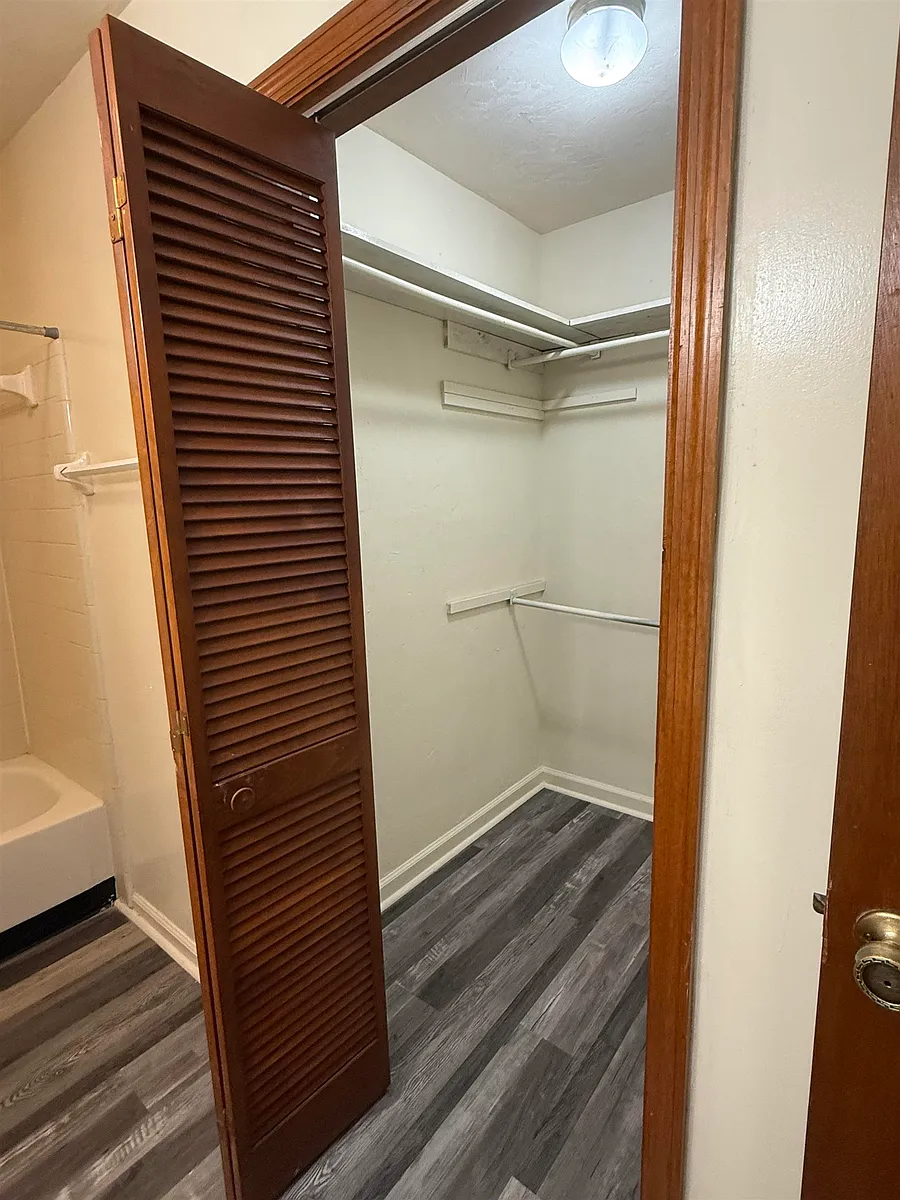 Building Photo - 1873 Larette Dr