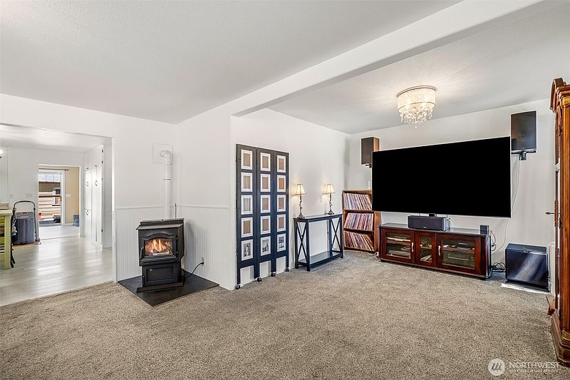 3rd image of 604 Cedar Street