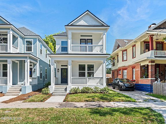 3rd image of 431 E 7TH Street