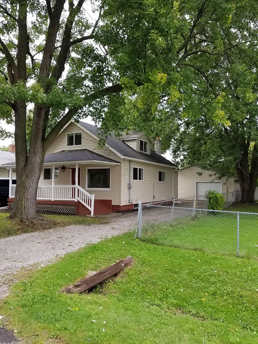 1336 Allen St photo 1