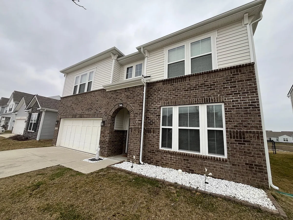 Building Photo - 2346 Creek Bank Dr