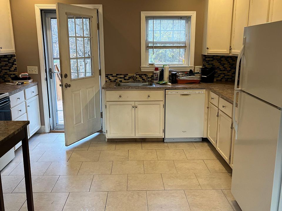 1st image of 33 Maple Ave #A