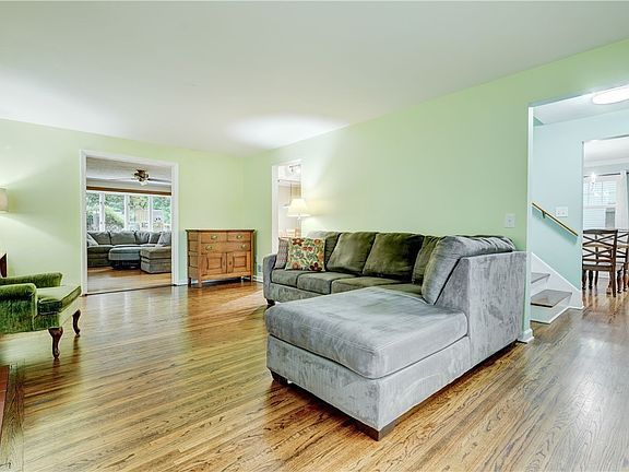 3rd image of 248 Wyndham Rd
