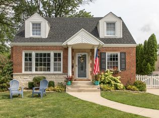 12 Yost Ave, Park Ridge, IL 60068