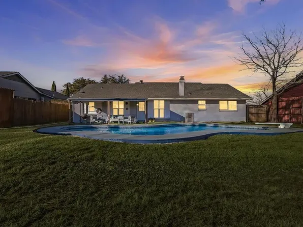 2828 Elk Grove Rd, Carrollton, TX 75007