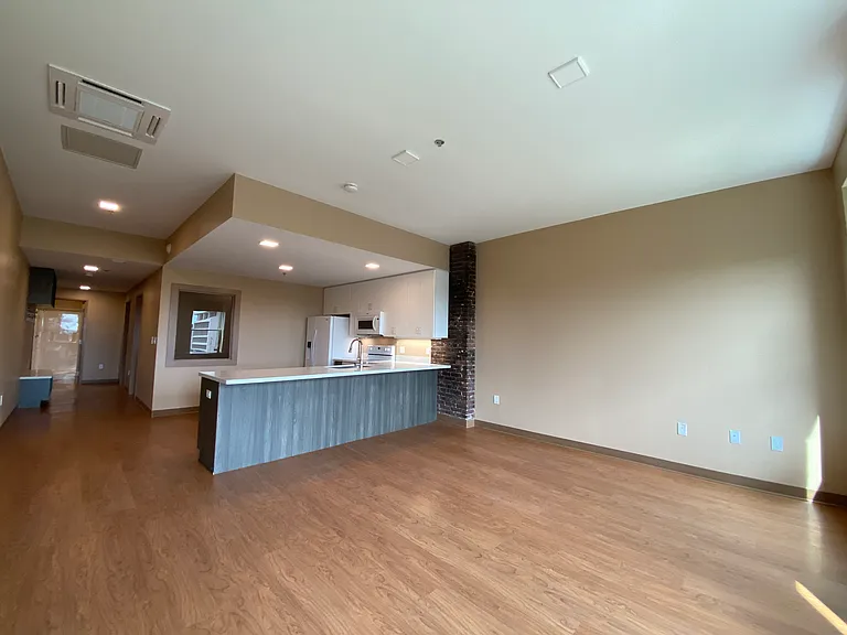 Red Oak at 83 Hanover Street — Photo 33