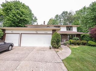 37065 Independence Ct, Solon, OH 44139