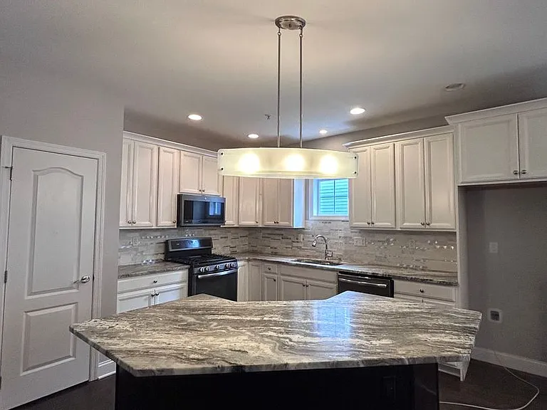 826 Spring Garden Ave — Photo 6