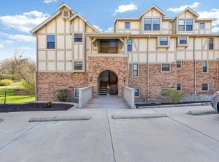 2244 Canyonlands Dr APT F, Maryland Heights, MO