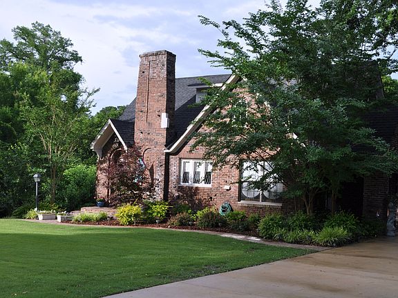 Large Drive Beautiful Lawn