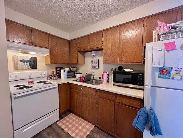 930 S Main St #3 — Photo 3