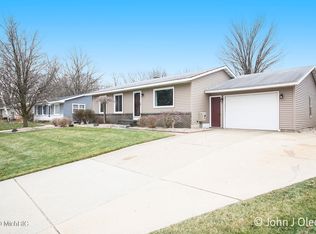 2398 Knollview St SW, Wyoming, MI 49519