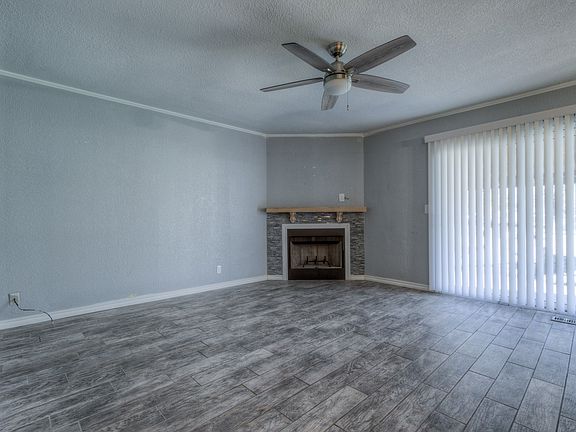 3rd image of 2418 S Nogales Ave