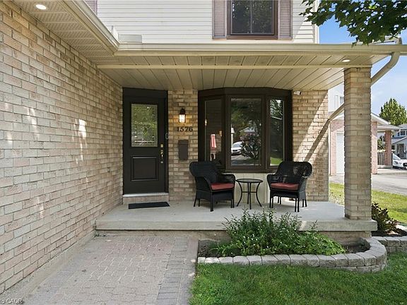 2nd image of 1576 Riley Ave