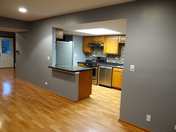 5th image of 807 Bishop Ct #0