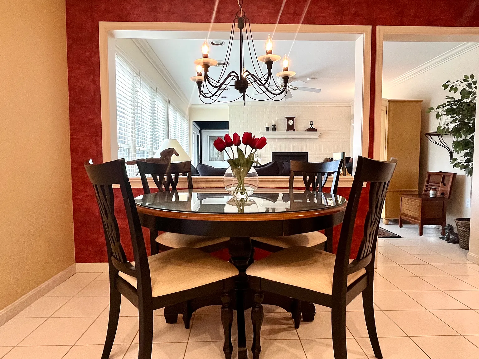2 bed, 2.5 bath, 2390 sqft, $2,395 — Photo 4