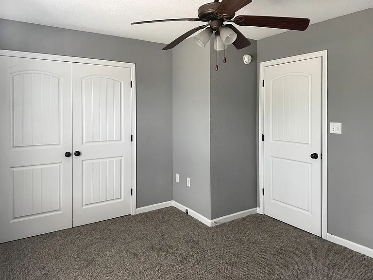 Willow Creek Townhomes — Photo 9